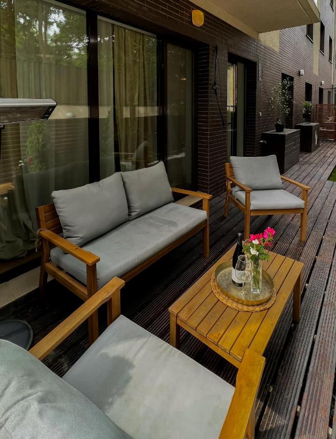 Green Corner Apartment Bucharest Exterior photo